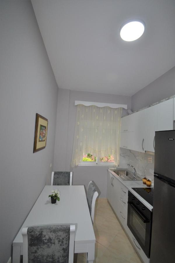 Little Cozy Apartment 1 Sarande Exterior photo