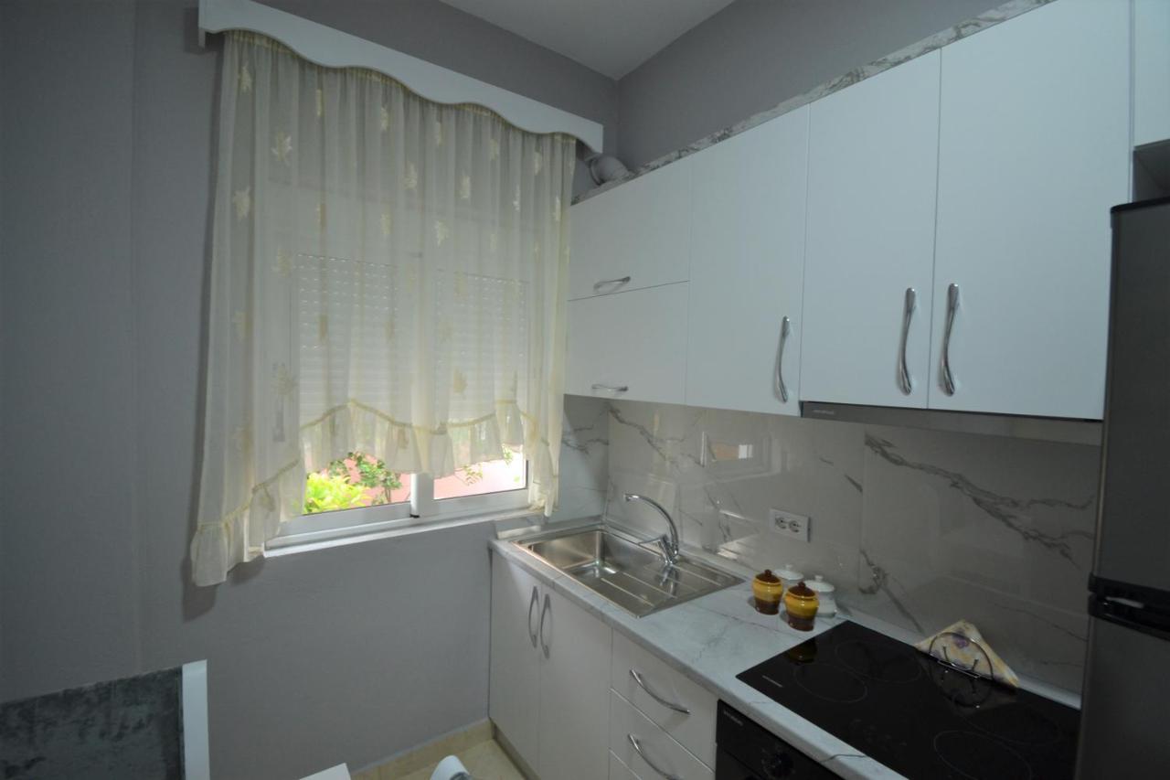 Little Cozy Apartment 1 Sarande Exterior photo
