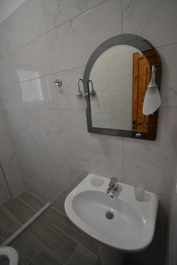 Little Cozy Apartment 1 Sarande Exterior photo